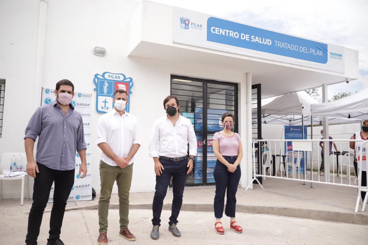 Resultado de imagen para Achával y Kreplak, juntos en una nueva jornada de vacunación a docentes de Pilar